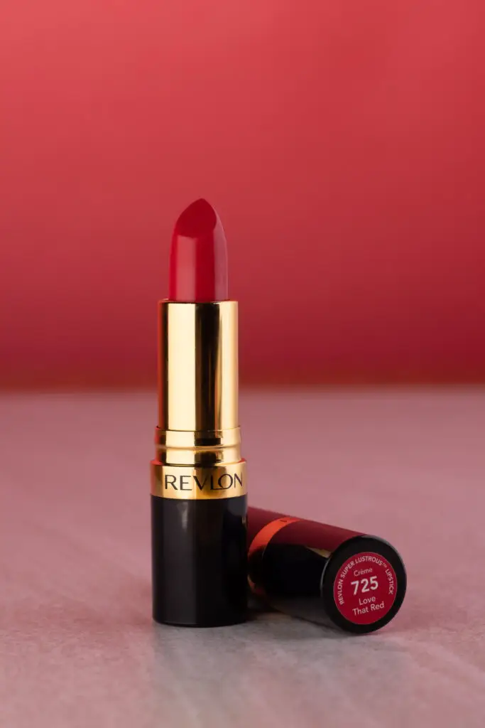 Revlon 725 Love that red Lipstick